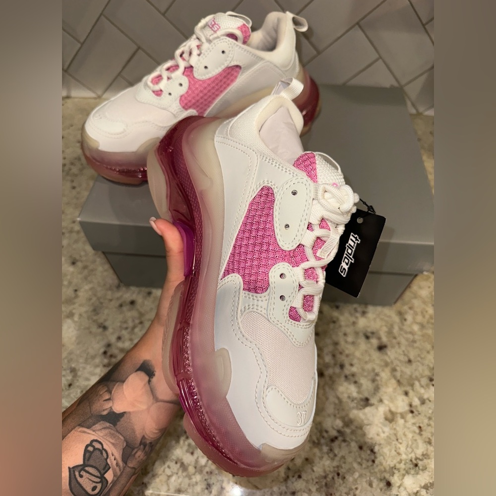 Balenciaga Women’s Triple S - Picture 3 of 11